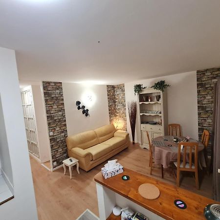 Deux Pieces Terrasse Lägenhet Moret-sur-Loing Exteriör bild