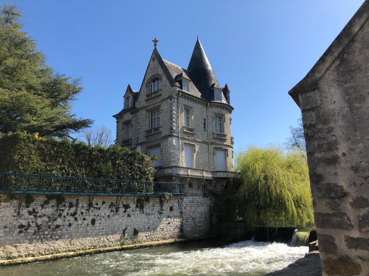 Deux Pieces Terrasse Lägenhet Moret-sur-Loing Exteriör bild