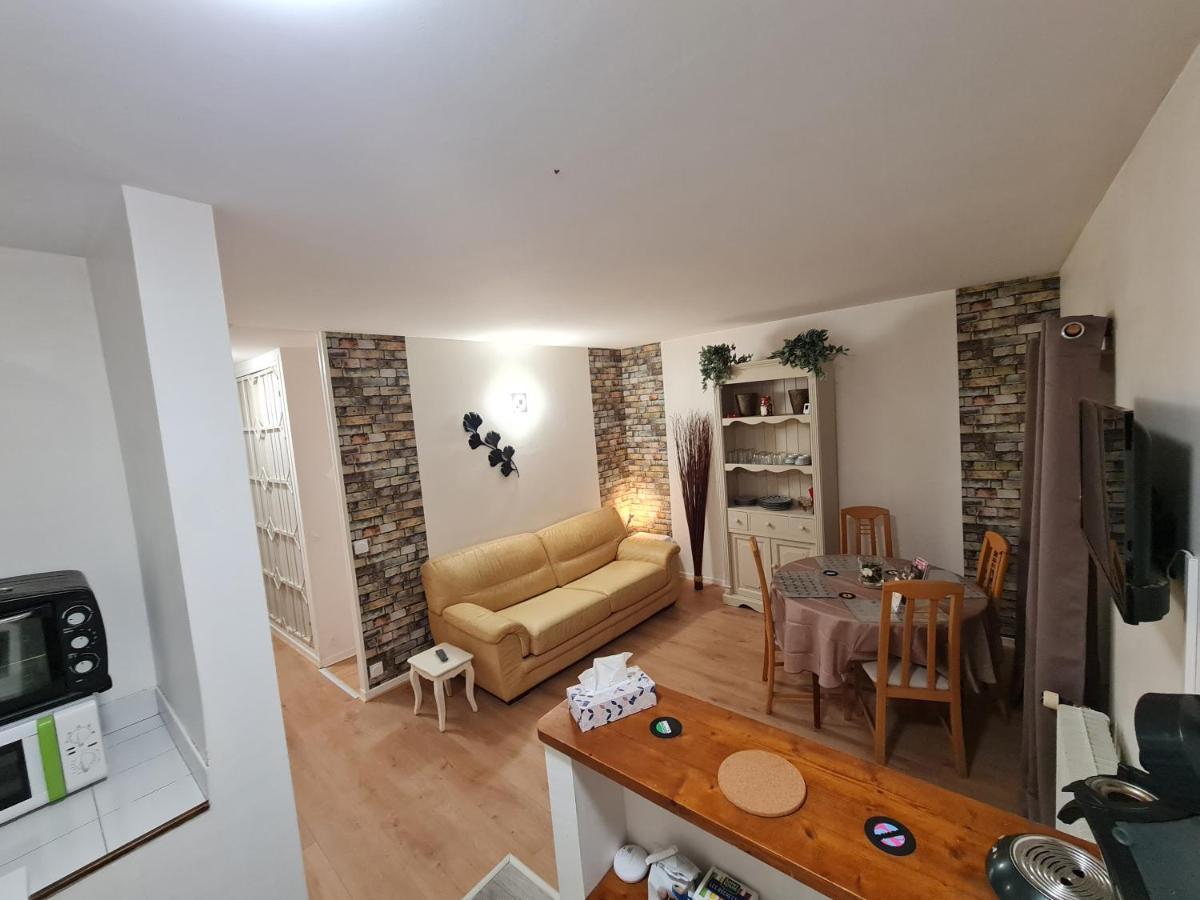 Deux Pieces Terrasse Lägenhet Moret-sur-Loing Exteriör bild